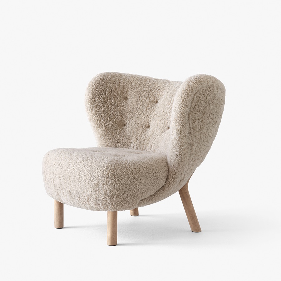 앤트레디션 리틀 페트라 라운지 체어 VB1 Little Petra Lounge Chair VB1 White Oak / Sheepskin Moonlight